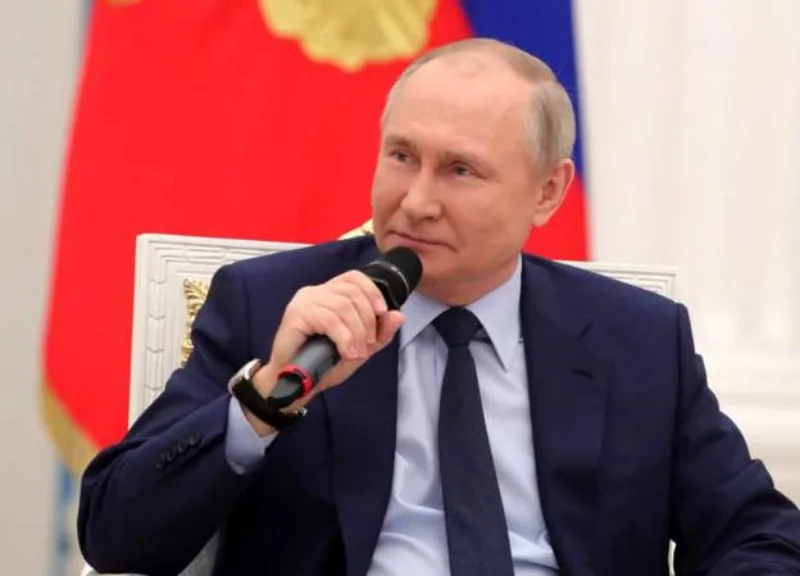 putin mikrofon