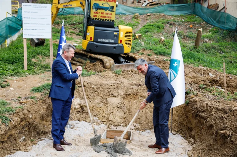 AA-20220420-27620828-27620815-SARAJEVO_U_STAROM_GRADU_POCELA_GRADNJA_JOS_JEDNE_ZGRADE_ZA_SOCIJALNO_UGROZENE