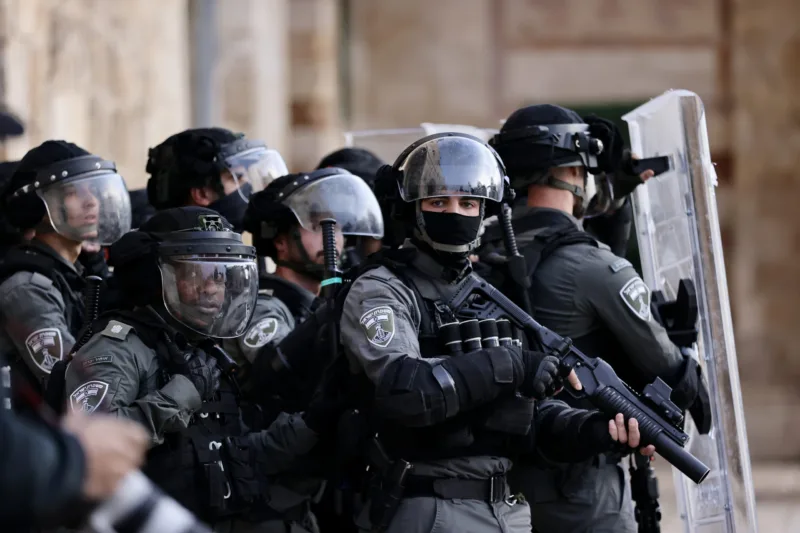 Izraelska policija upala u Al-Aksu