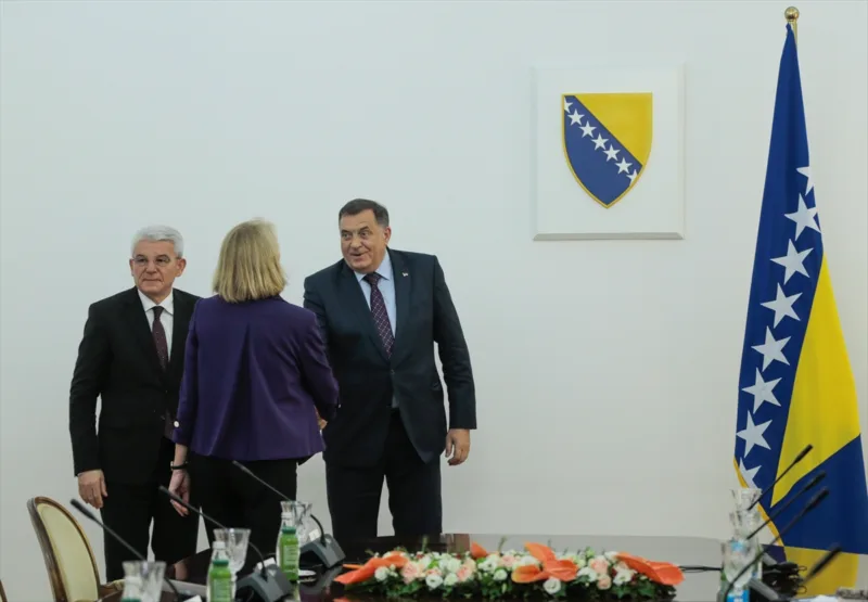 AA-20220427-27692463-27692457-PREDSJEDNISTVO_BIH_PRIMILO_POMOCNICU_DRZAVNOG_TAJNIKA_SAD_U_UREDU_ZA_EUROPU_I_EUROAZIJU_KAREN_DONFRIED
