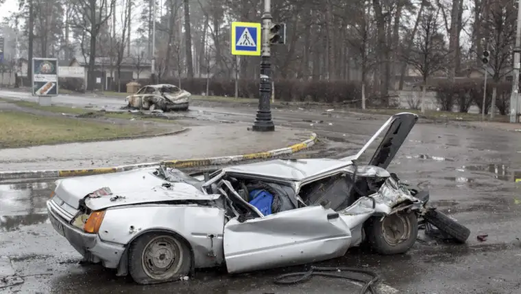 UZNEMIRUJUĆI SADRŽAJ - Potresne slike iz Buče: Masovne grobnice, uništena infrastruktura i automobili
