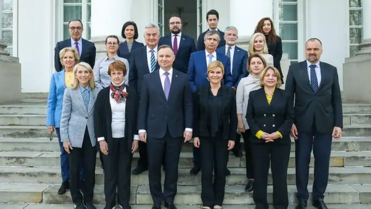 GRUPNIFOTO