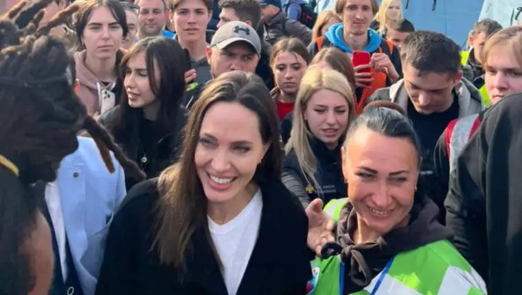 angelina jolie ukraina