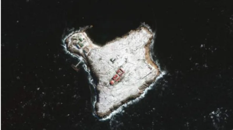 zmijski otok 1