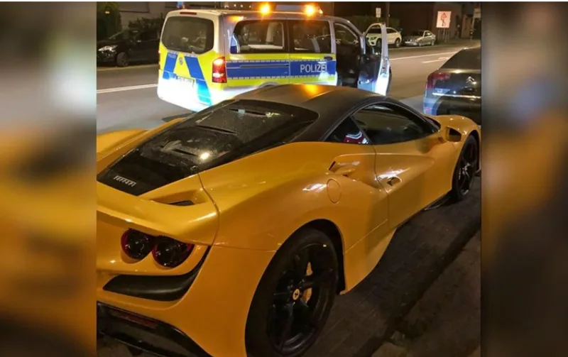 ferrari policija 45