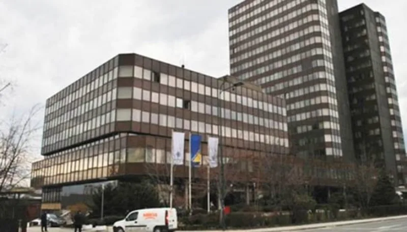 vlada-fbih-danas-zasjeda-ispred-zgrade-novi-protesti-zbog-pazarica-zgr_5dd78926ef34c
