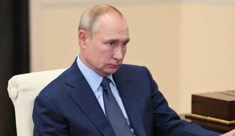 Russian President Putin attends a meeting with Chief Executive of oil producer Rosneft Sechin outside Moscow