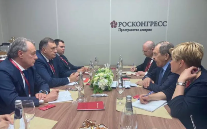 dodik lavrov