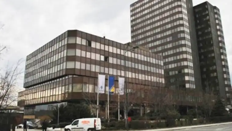 vlada-fbih-danas-zasjeda-ispred-zgrade-novi-protesti-zbog-pazarica-zgr_5dd78926ef34c