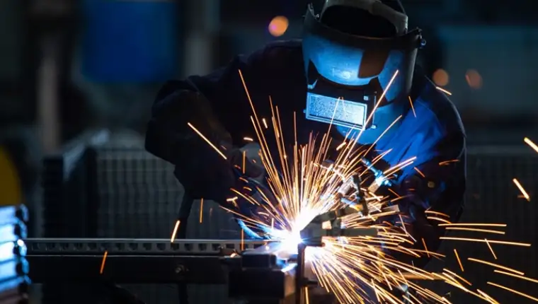 sheet-metalworker