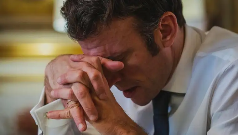 macronputinheader