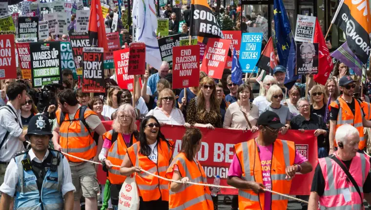 britanija protest