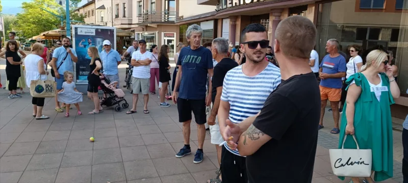 AA-20220706-28350894-28350883-PROTESTI_U_BIHACU_DOSTA_JE_S_POSKUPLJENJIMA