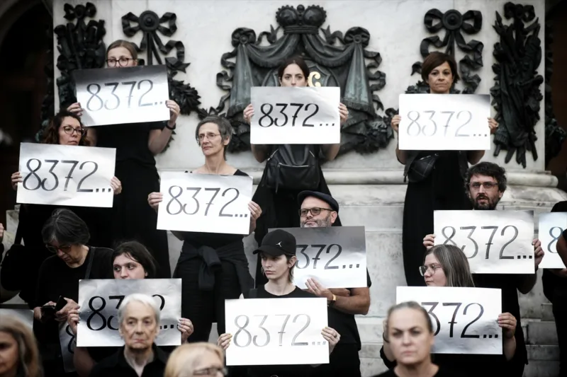zene u crnom srebrenica (1)