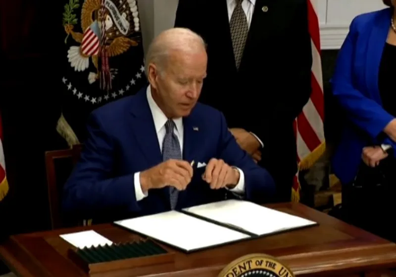 biden potpis 5