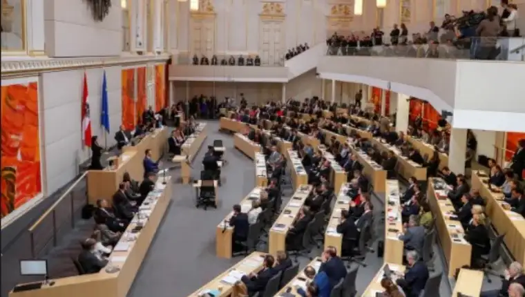 austira parlament 4