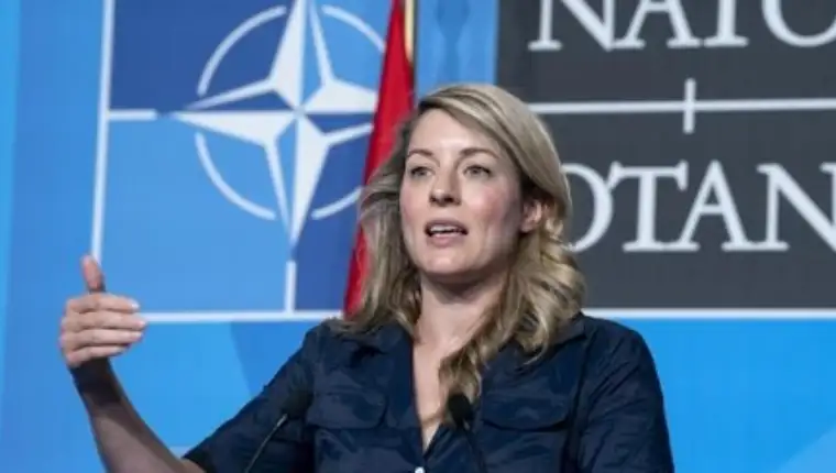 melanie joly 1