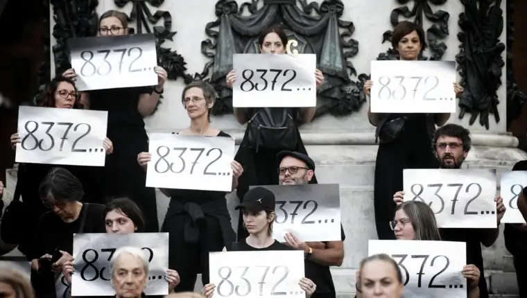 zene u crnom srebrenica (1)