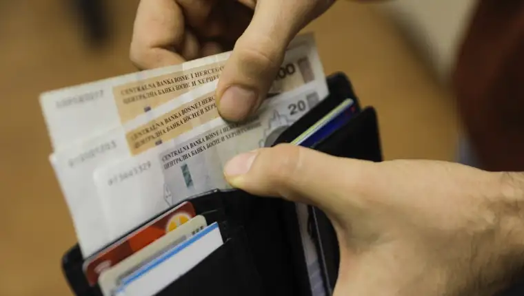 Za deset godina prosječna plata u BiH porasla za 161 KM, manje nego u Srbiji i Hrvatskoj