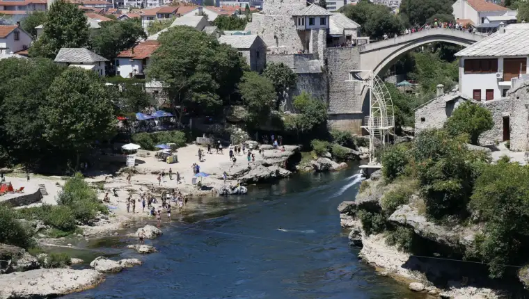 Toplinski val stigao u Hercegovinu, povećan broj intervencija Hitne pomoći