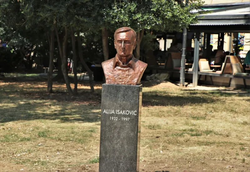 alija isakovic bista