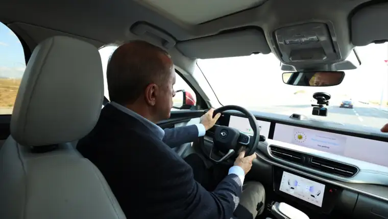 AA-20220806-28586938-28586935-ERDOGAN_TESTIRAO_PRVI_TURSKI_AUTOMOBIL_TOGG