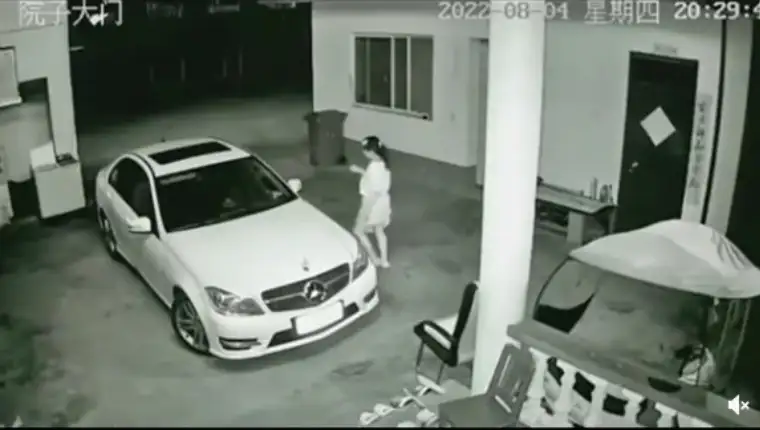 vozacica mercedes 3