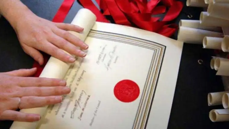 diploma-lazna-diploma-810x456