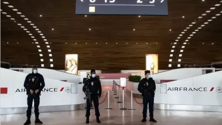 policija pariz aerodrom 5
