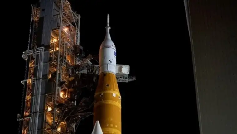 nasa raketa 4