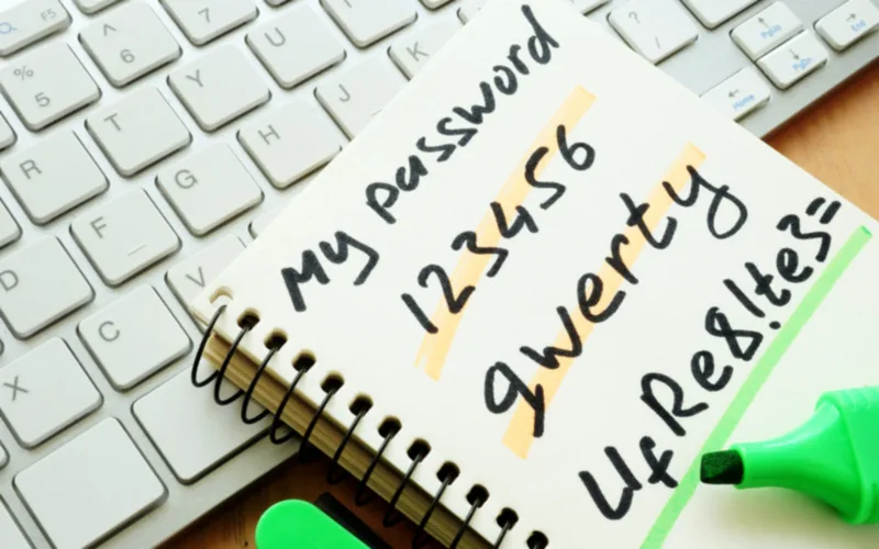 Password management. Weak and strong password.