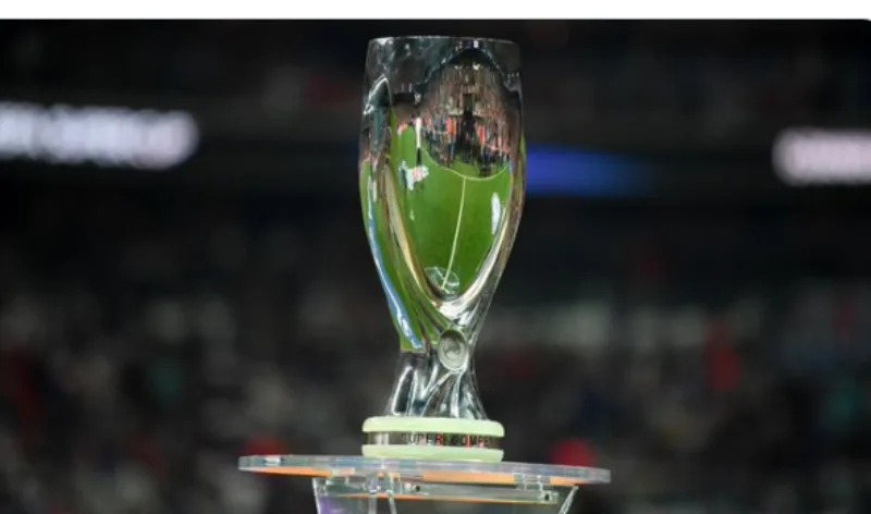 uefa trofej 2