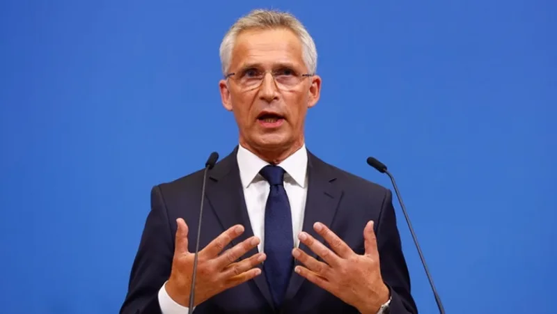 Stoltenberg-gesticulates