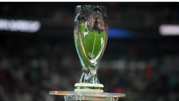 uefa trofej 2