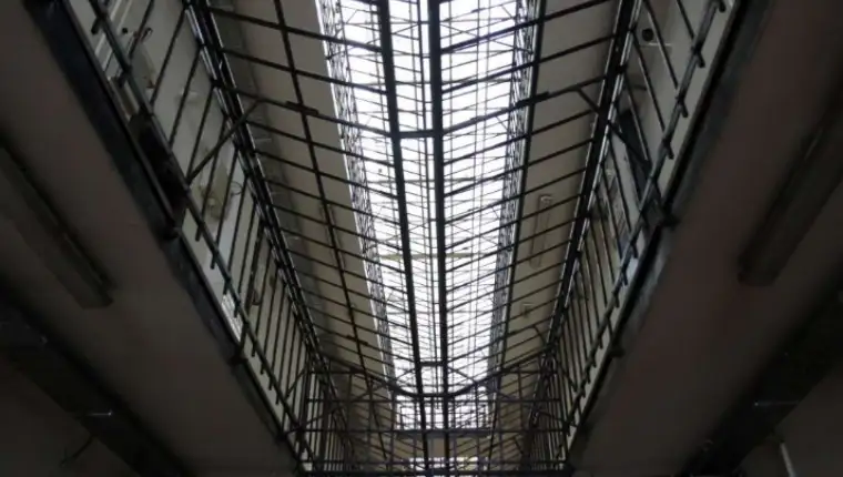 zatvor 6
