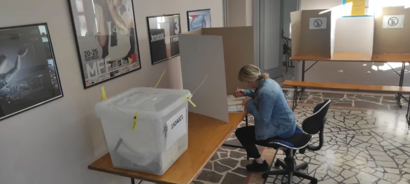 Biračka mjesta u Širokom otvorena na vrijeme, registriran 23.581 birač