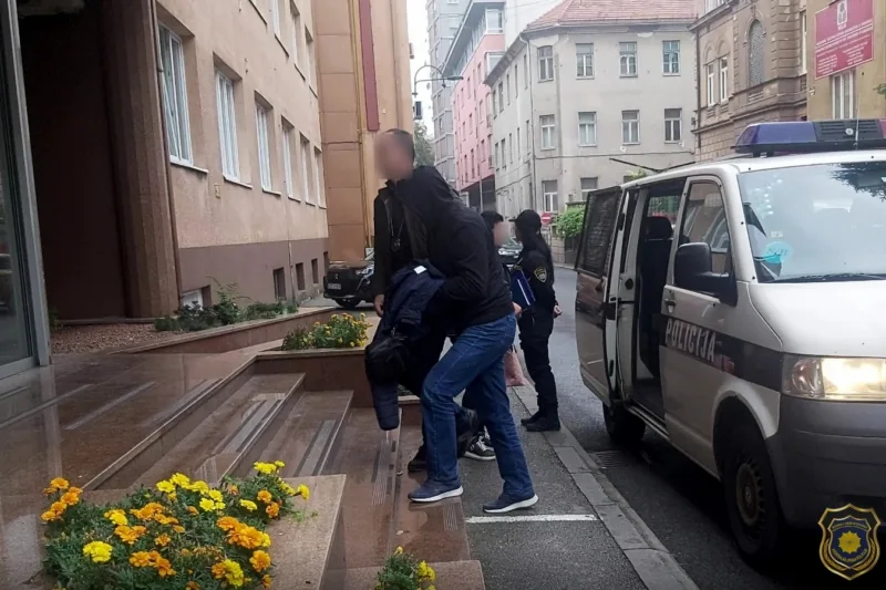 hapsenje fup policajci