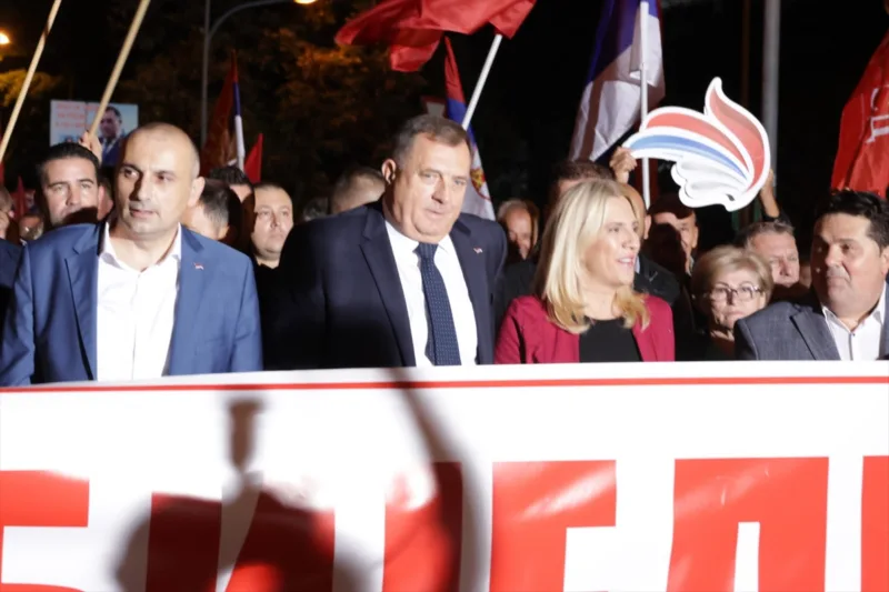 AA-20221025-29251587-29251586-NARODNI_MITING_U_ORGANIZACIJI_SNSDA_I_KOALICIONIH_PARTNERA_OVE_STRANKE_POD_NAZIVOM_OTADZBINA_ZOVE