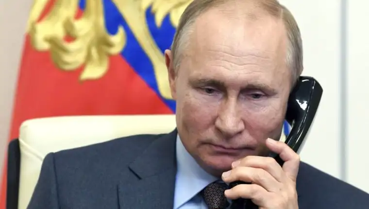 putin telefon