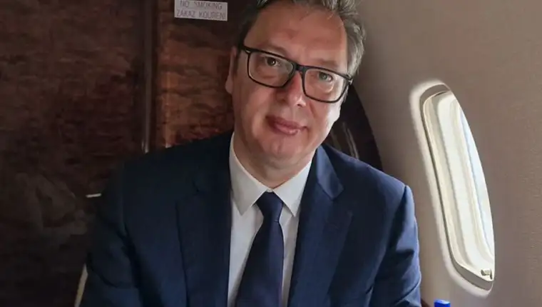 vucic avion