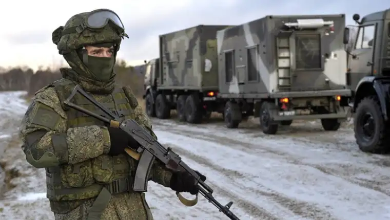 Russian Northern Fleet military engineers hold exercise to ensure passage of military hardware in Arctic
