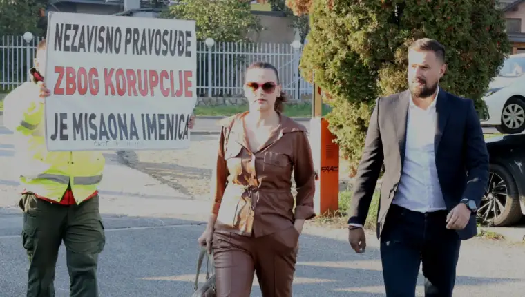 17ec980fb66d4eabca982630a7a23533