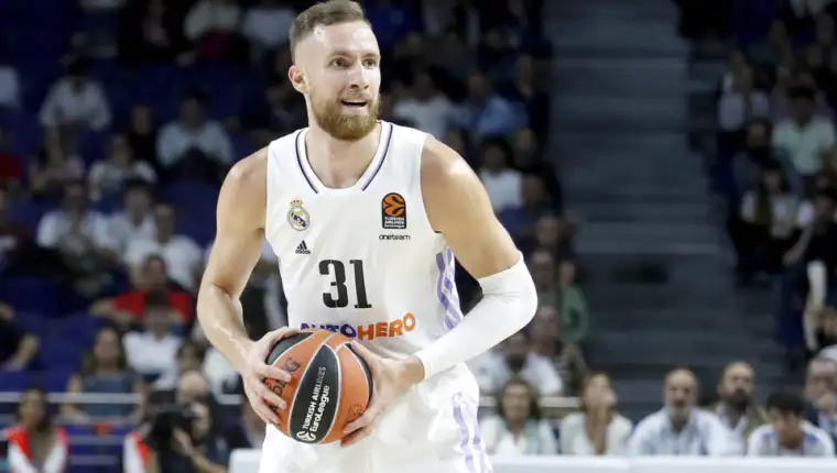 Real Madrid v Olympiacos Piraeus - 2022/2023 Turkish Airlines EuroLeague