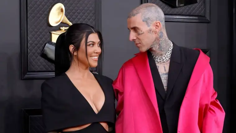 221027112528-kourtney-kardashian-travis-barker-0403-file