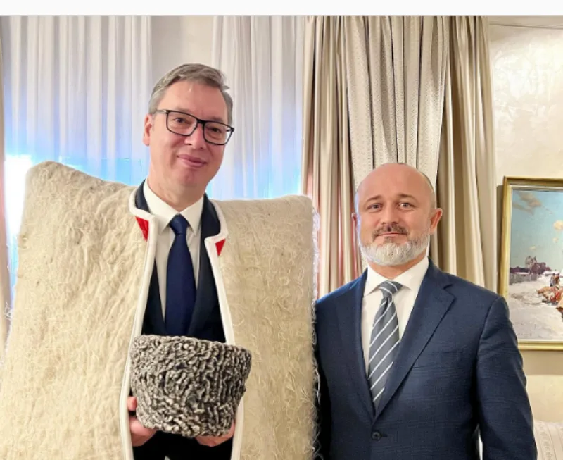 vucic nosnja 1