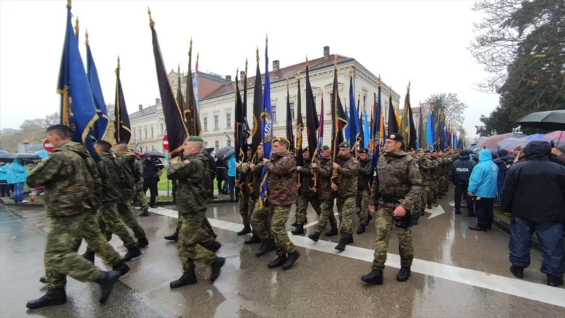 AA-20221118-29470221-29470219-VUKOVAR_KOLONA_SJECANJA