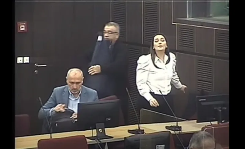 arijana muriz izlaze iz sudnice