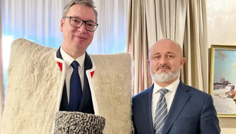 vucic nosnja 1