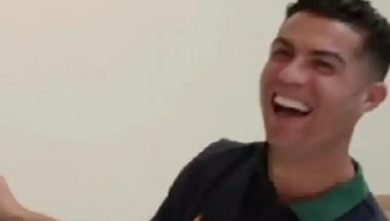 ronaldo se smije