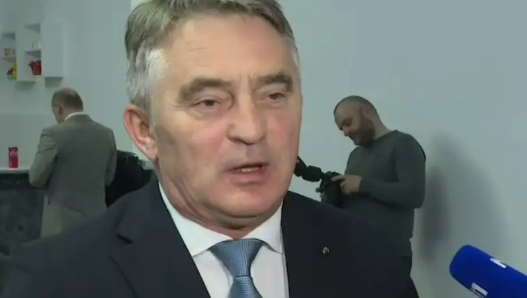 komsic 4